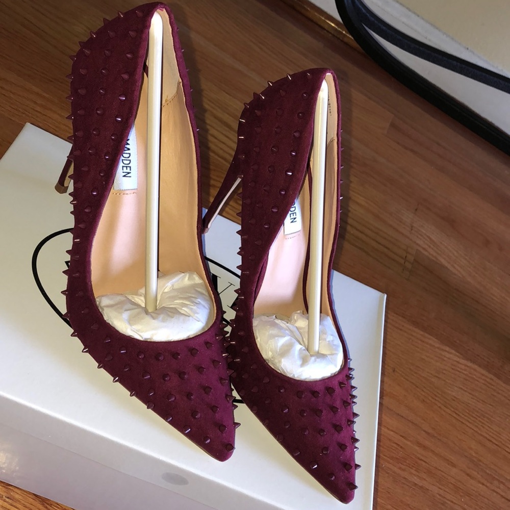 STEVE MADDEN PUMPS